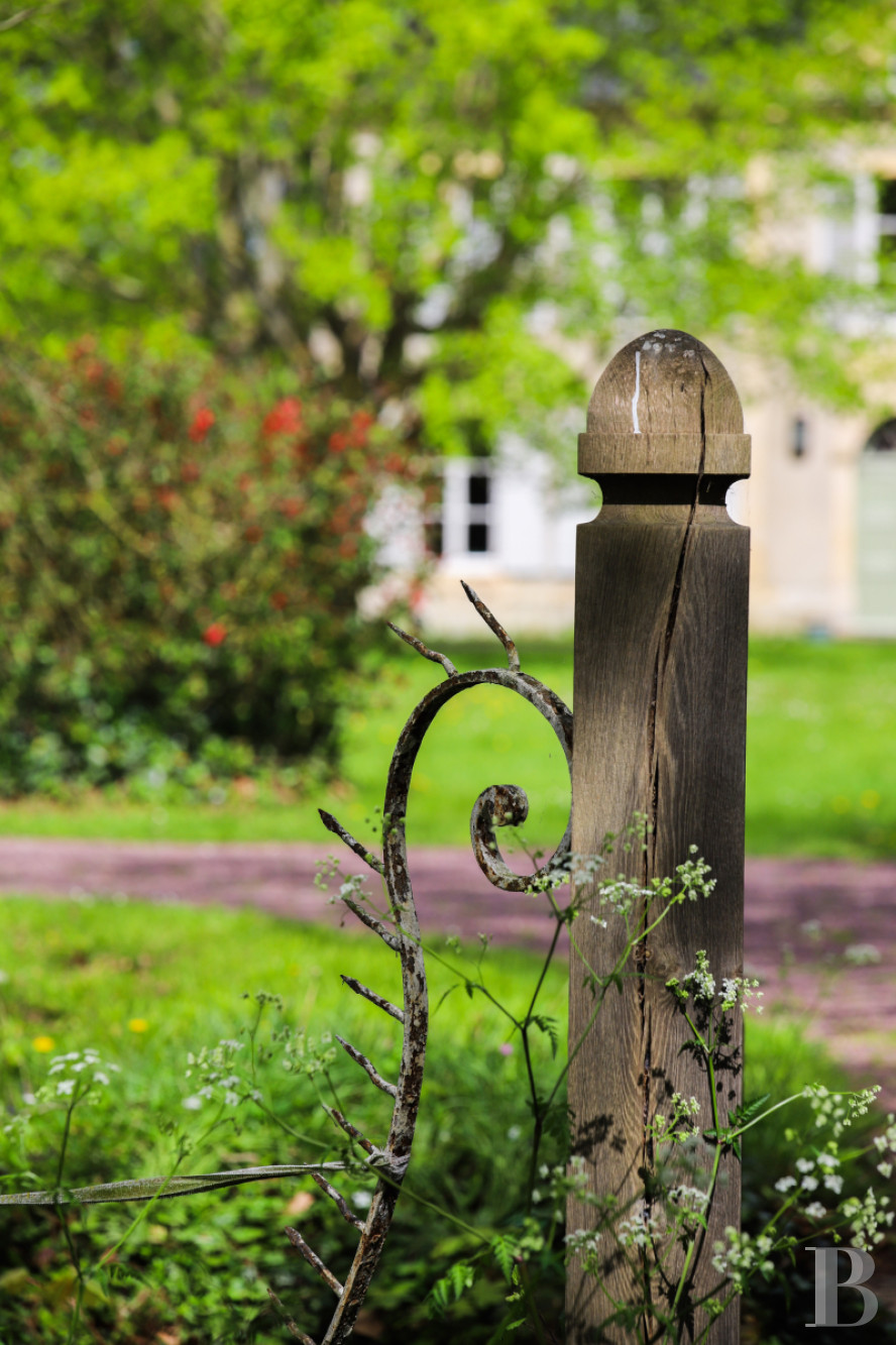 A 19th-century house bordered by a moat, in the Pays d'Auge region, in Normandy  - photo  n°7
